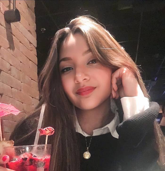 Pessoa satisfeita com o suporte recebido